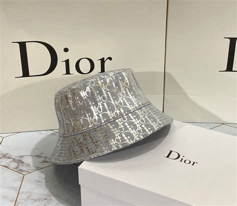 dior şapka